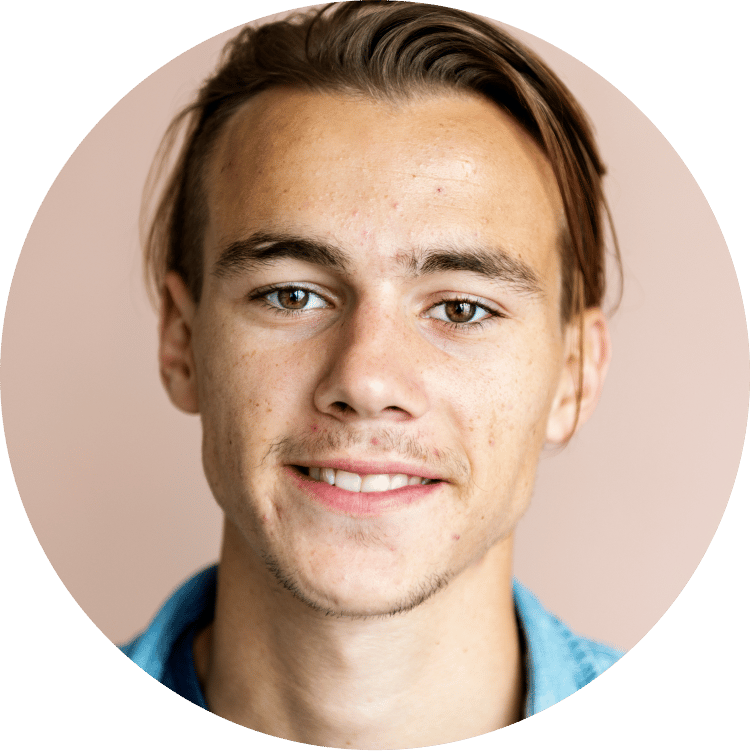 portrait-cheerful-caucasian-man 1-1
